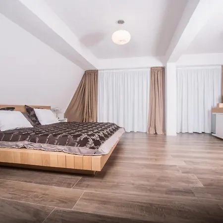 Borovi Bed & Breakfast *